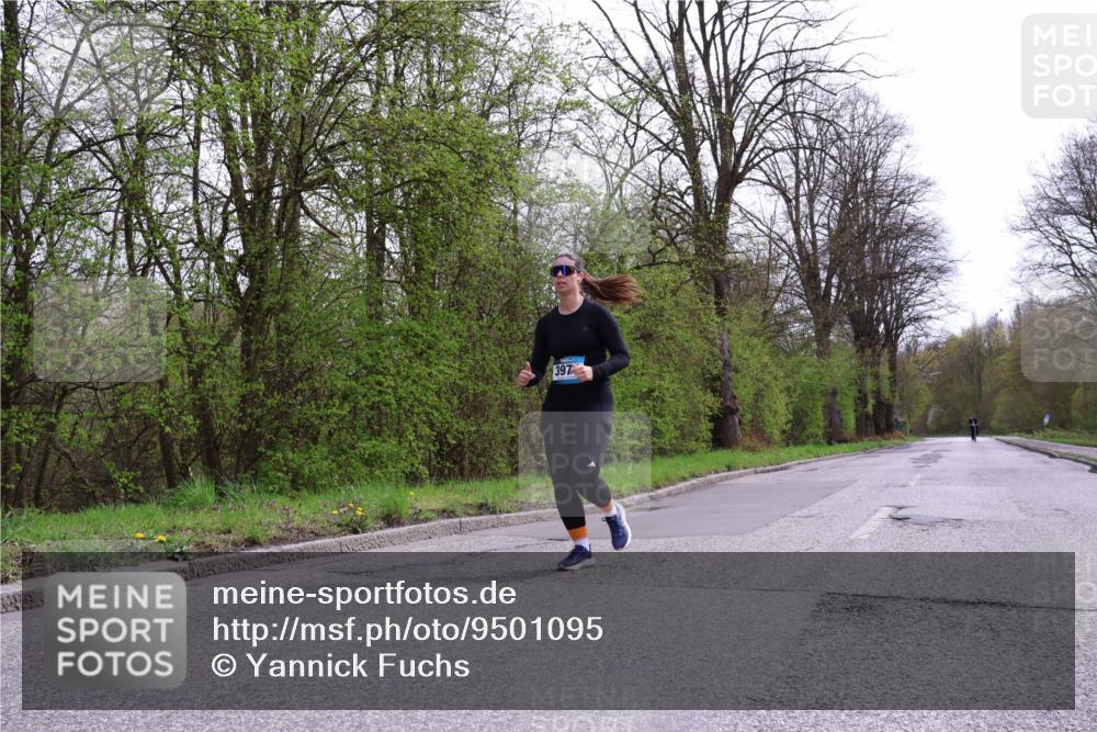 12.04.2026 - 45. Internationalen Wilhelmsburger Insellauf Yannick Fuchs http://msf.ph/oto/9501095 12.04.2026 13:22:52 Laufen 397 meine-sportfotos.de
