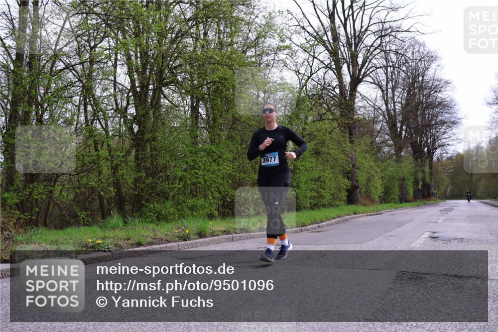 12.04.2026 - 45. Internationalen Wilhelmsburger Insellauf Yannick Fuchs http://msf.ph/oto/9501096 12.04.2026 13:22:52 Laufen 3977 meine-sportfotos.de