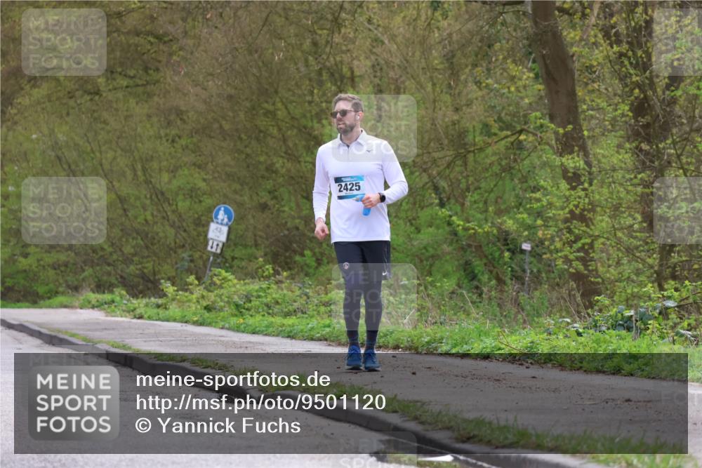 12.04.2026 - 45. Internationalen Wilhelmsburger Insellauf Yannick Fuchs http://msf.ph/oto/9501120 12.04.2026 13:24:43 Laufen 561, 41, 2425 meine-sportfotos.de