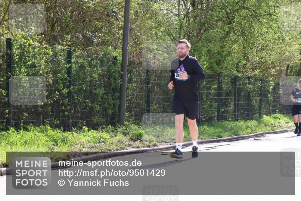 12.04.2026 - 45. Internationalen Wilhelmsburger Insellauf Yannick Fuchs http://msf.ph/oto/9501429 12.04.2026 11:18:32 Laufen 26, 2233 meine-sportfotos.de