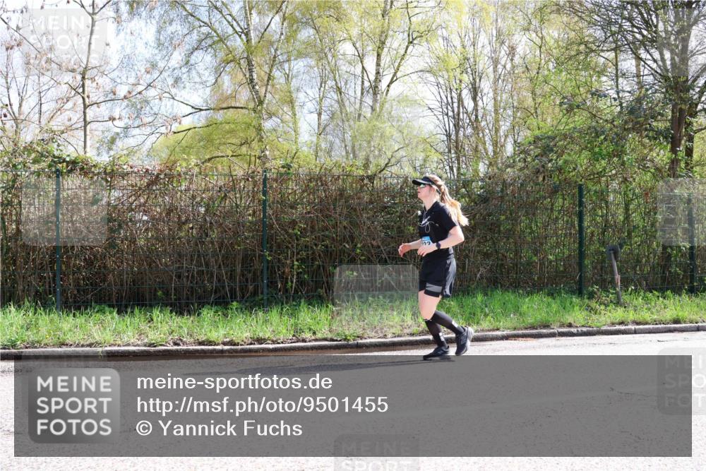 12.04.2026 - 45. Internationalen Wilhelmsburger Insellauf Yannick Fuchs http://msf.ph/oto/9501455 12.04.2026 11:18:43 Laufen 122 meine-sportfotos.de