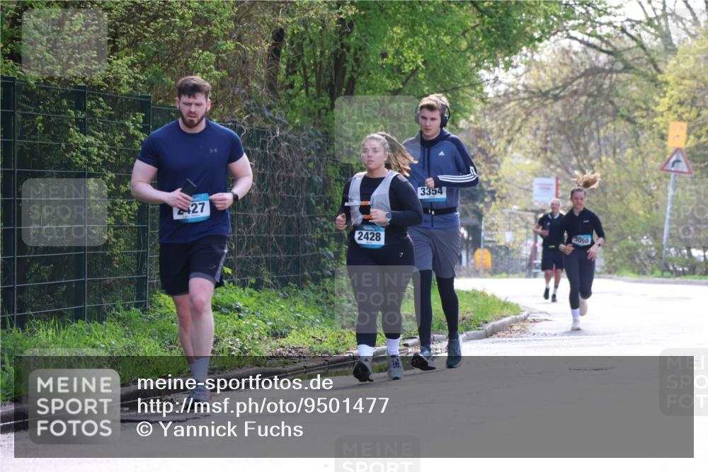 12.04.2026 - 45. Internationalen Wilhelmsburger Insellauf Yannick Fuchs http://msf.ph/oto/9501477 12.04.2026 11:20:25 Laufen 427, 2428, 3354, 3050 meine-sportfotos.de