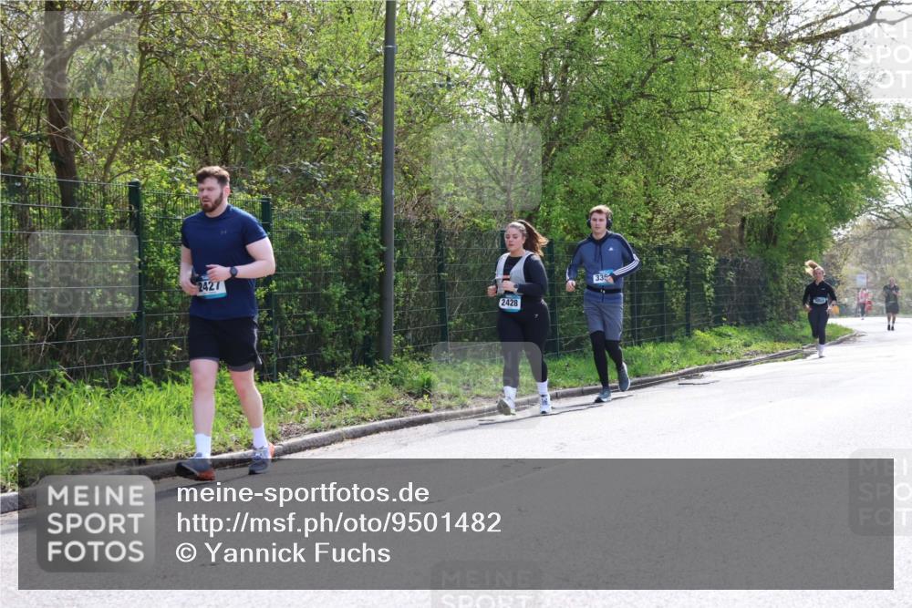 12.04.2026 - 45. Internationalen Wilhelmsburger Insellauf Yannick Fuchs http://msf.ph/oto/9501482 12.04.2026 11:20:31 Laufen 2427, 2428, 335 meine-sportfotos.de