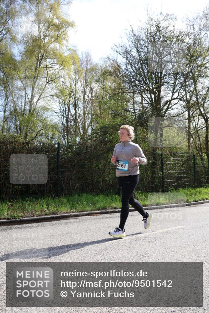 12.04.2026 - 45. Internationalen Wilhelmsburger Insellauf Yannick Fuchs http://msf.ph/oto/9501542 12.04.2026 11:23:10 Laufen 2161 meine-sportfotos.de