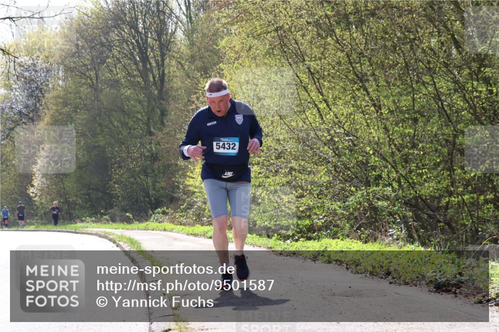 12.04.2026 - 45. Internationalen Wilhelmsburger Insellauf Yannick Fuchs http://msf.ph/oto/9501587 12.04.2026 11:24:56 Laufen 5432 meine-sportfotos.de