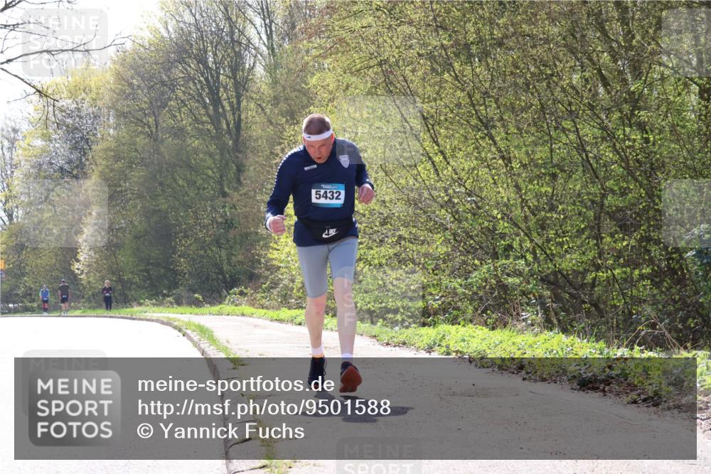 12.04.2026 - 45. Internationalen Wilhelmsburger Insellauf Yannick Fuchs http://msf.ph/oto/9501588 12.04.2026 11:24:56 Laufen 5432 meine-sportfotos.de