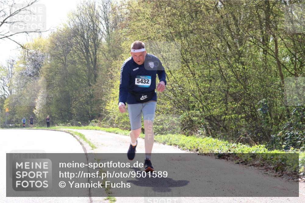 12.04.2026 - 45. Internationalen Wilhelmsburger Insellauf Yannick Fuchs http://msf.ph/oto/9501589 12.04.2026 11:24:57 Laufen 5432 meine-sportfotos.de