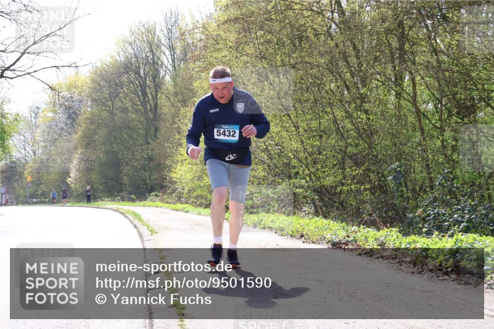 12.04.2026 - 45. Internationalen Wilhelmsburger Insellauf Yannick Fuchs http://msf.ph/oto/9501590 12.04.2026 11:24:57 Laufen 5432 meine-sportfotos.de