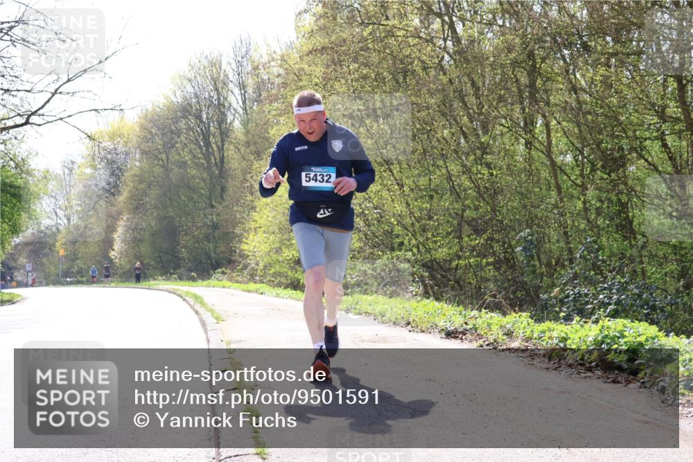 12.04.2026 - 45. Internationalen Wilhelmsburger Insellauf Yannick Fuchs http://msf.ph/oto/9501591 12.04.2026 11:24:57 Laufen 5432 meine-sportfotos.de