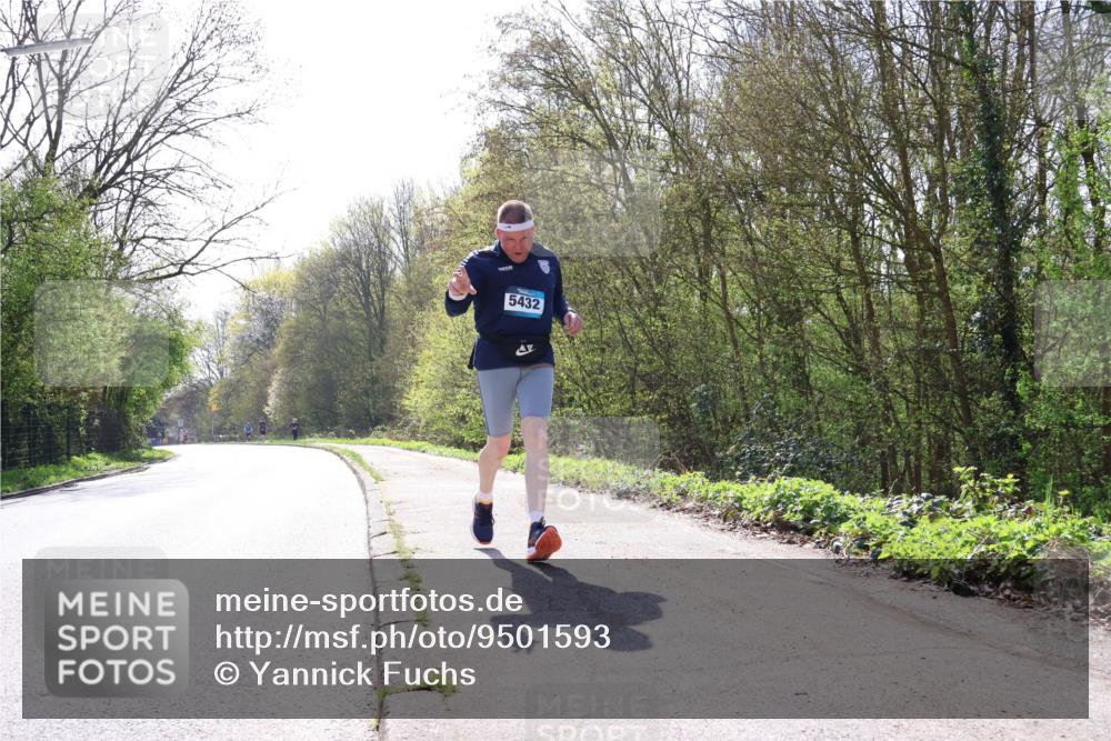 12.04.2026 - 45. Internationalen Wilhelmsburger Insellauf Yannick Fuchs http://msf.ph/oto/9501593 12.04.2026 11:24:57 Laufen 5432 meine-sportfotos.de