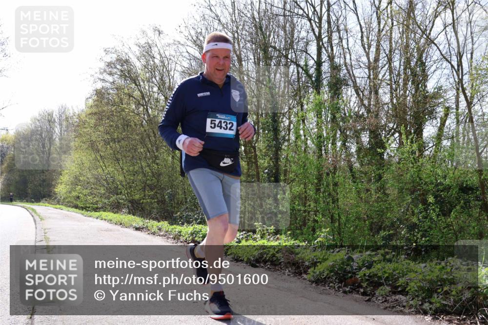 12.04.2026 - 45. Internationalen Wilhelmsburger Insellauf Yannick Fuchs http://msf.ph/oto/9501600 12.04.2026 11:24:58 Laufen 5432 meine-sportfotos.de