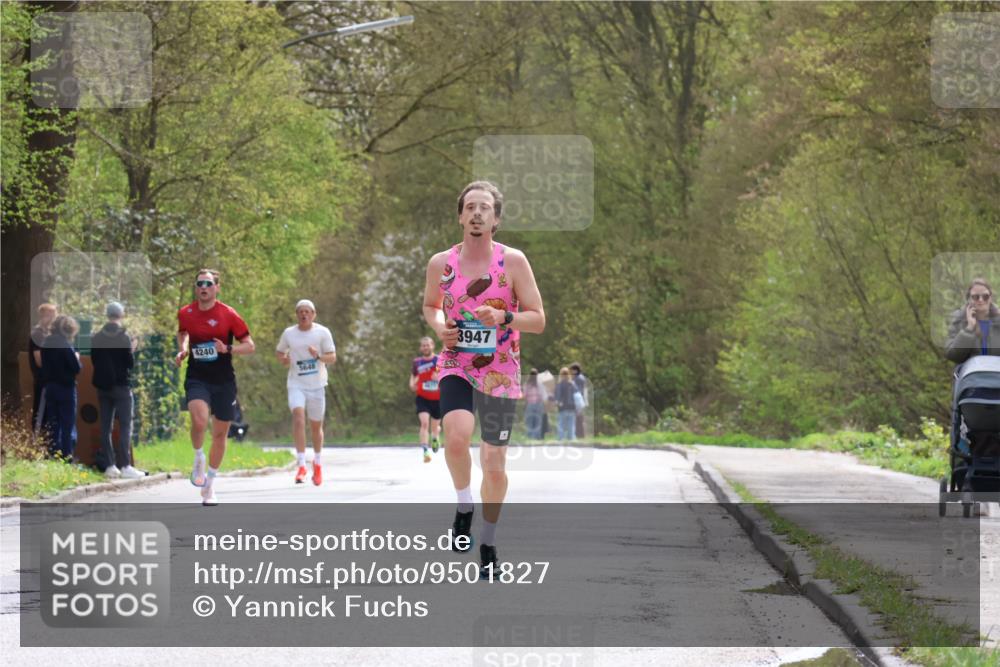 12.04.2026 - 45. Internationalen Wilhelmsburger Insellauf Yannick Fuchs http://msf.ph/oto/9501827 12.04.2026 12:41:08 Laufen 4240, 5648, 3947 meine-sportfotos.de