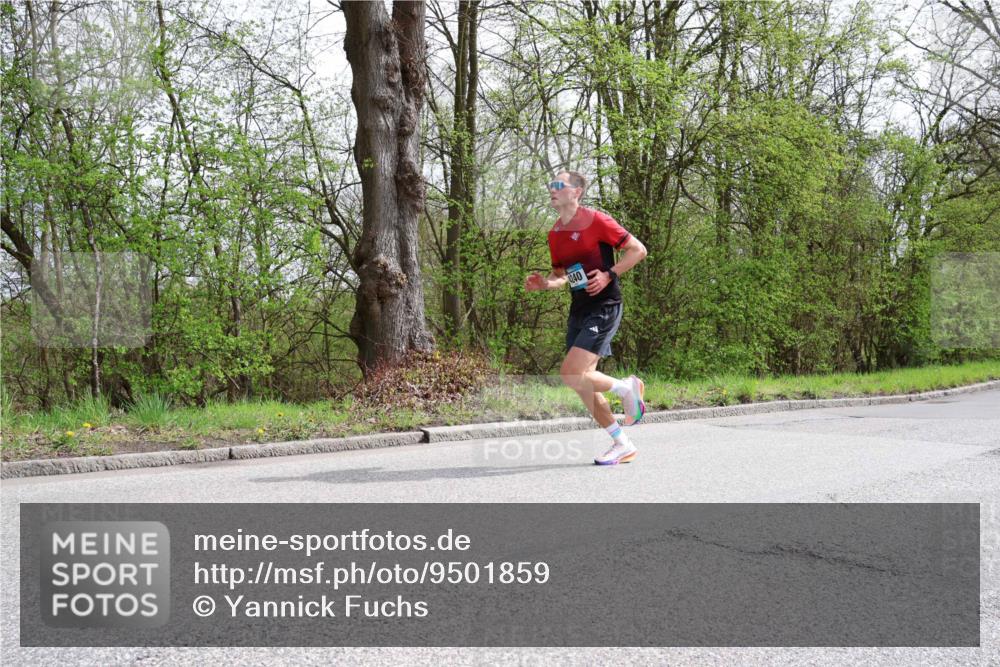 12.04.2026 - 45. Internationalen Wilhelmsburger Insellauf Yannick Fuchs http://msf.ph/oto/9501859 12.04.2026 12:41:19 Laufen 240 meine-sportfotos.de