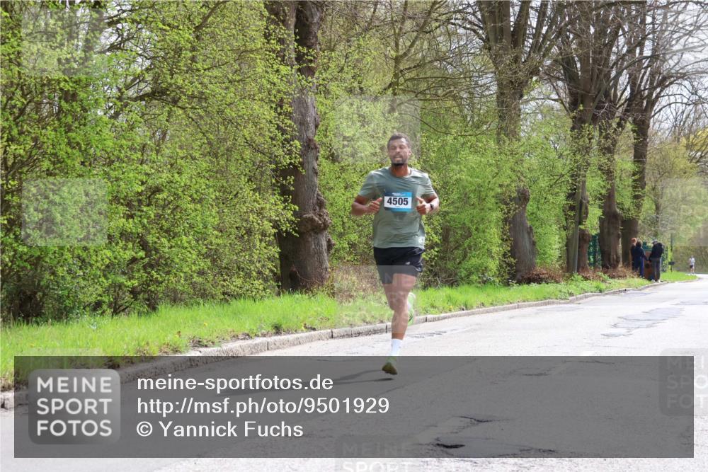 12.04.2026 - 45. Internationalen Wilhelmsburger Insellauf Yannick Fuchs http://msf.ph/oto/9501929 12.04.2026 12:42:33 Laufen 4505 meine-sportfotos.de