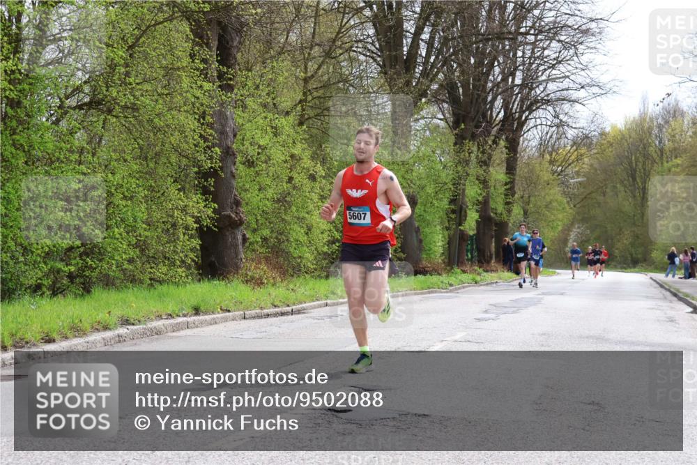 12.04.2026 - 45. Internationalen Wilhelmsburger Insellauf Yannick Fuchs http://msf.ph/oto/9502088 12.04.2026 12:43:43 Laufen 5607 meine-sportfotos.de