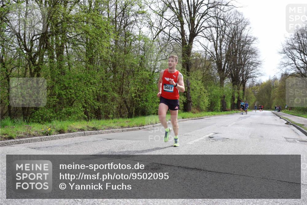12.04.2026 - 45. Internationalen Wilhelmsburger Insellauf Yannick Fuchs http://msf.ph/oto/9502095 12.04.2026 12:43:44 Laufen 5607 meine-sportfotos.de