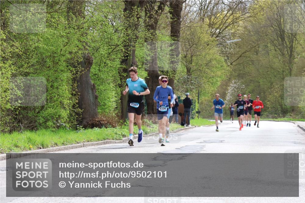 12.04.2026 - 45. Internationalen Wilhelmsburger Insellauf Yannick Fuchs http://msf.ph/oto/9502101 12.04.2026 12:43:46 Laufen 5307, 5364, 5326 meine-sportfotos.de