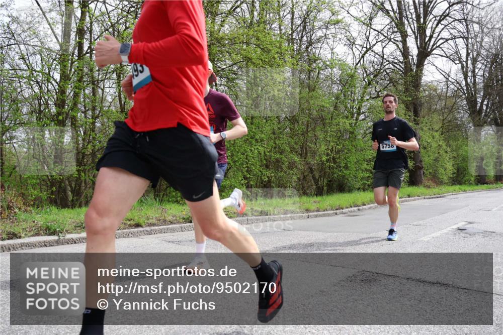 12.04.2026 - 45. Internationalen Wilhelmsburger Insellauf Yannick Fuchs http://msf.ph/oto/9502170 12.04.2026 12:44:02 Laufen 93, 5758 meine-sportfotos.de