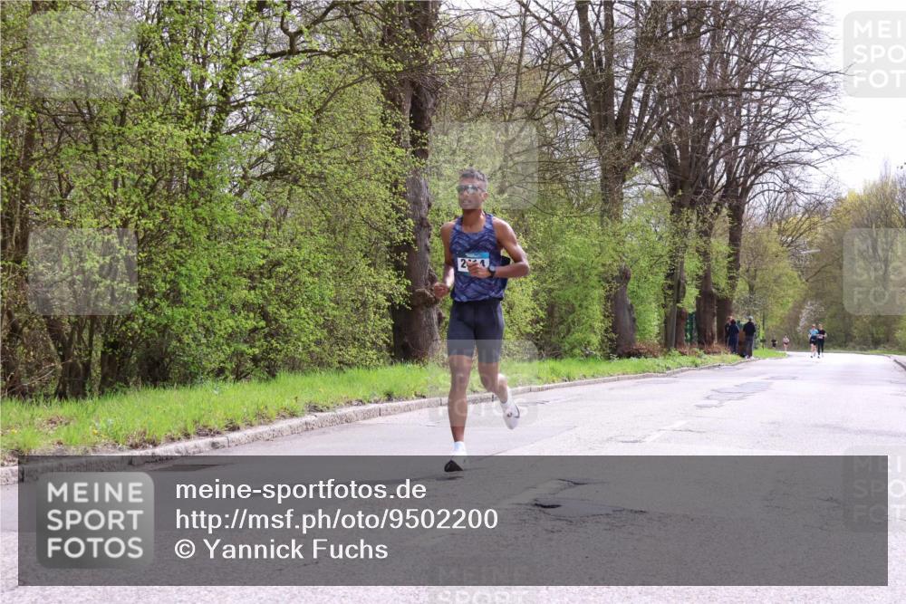 12.04.2026 - 45. Internationalen Wilhelmsburger Insellauf Yannick Fuchs http://msf.ph/oto/9502200 12.04.2026 12:44:09 Laufen 21 meine-sportfotos.de