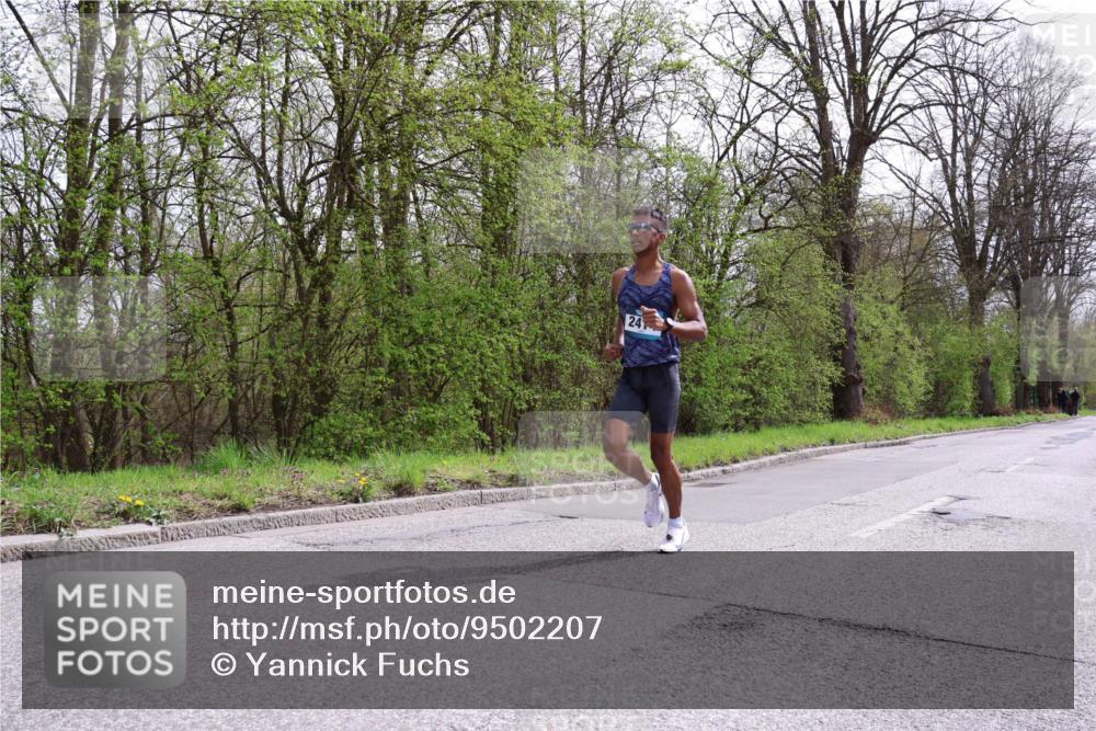 12.04.2026 - 45. Internationalen Wilhelmsburger Insellauf Yannick Fuchs http://msf.ph/oto/9502207 12.04.2026 12:44:10 Laufen 24 meine-sportfotos.de