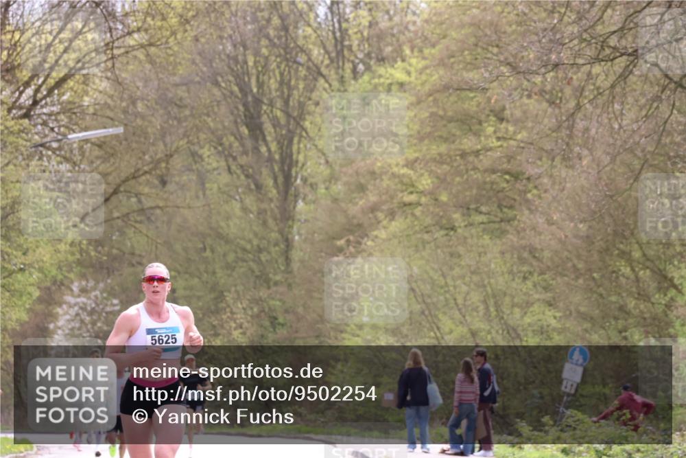 12.04.2026 - 45. Internationalen Wilhelmsburger Insellauf Yannick Fuchs http://msf.ph/oto/9502254 12.04.2026 12:44:40 Laufen 5625, 41 meine-sportfotos.de