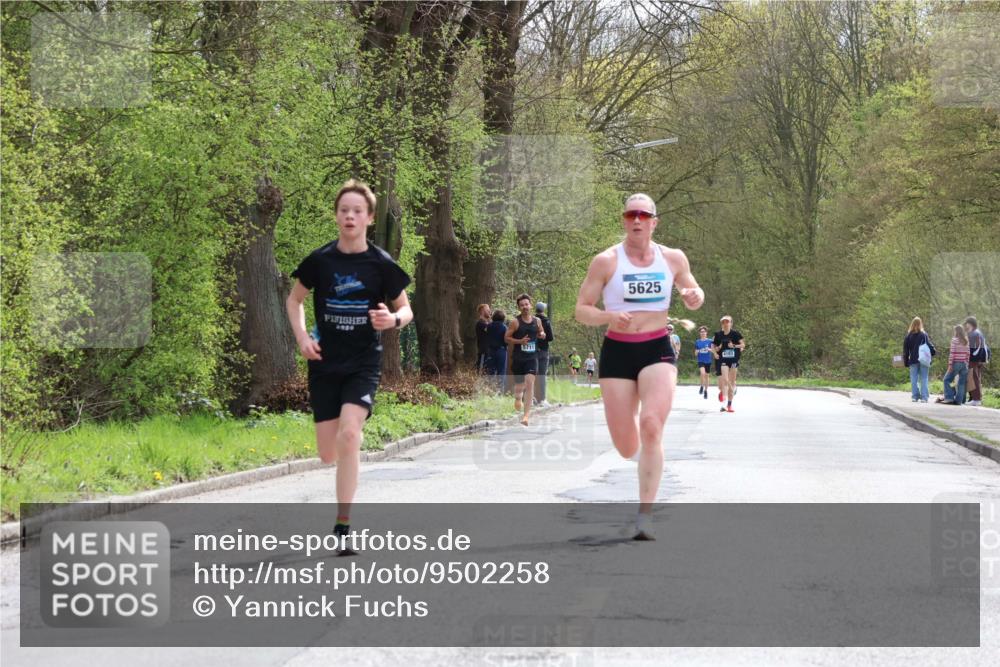 12.04.2026 - 45. Internationalen Wilhelmsburger Insellauf Yannick Fuchs http://msf.ph/oto/9502258 12.04.2026 12:44:42 Laufen 3025, 5711, 5625 meine-sportfotos.de