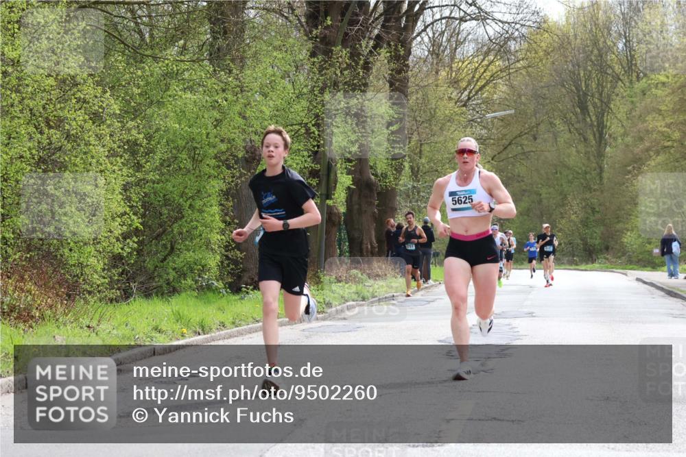12.04.2026 - 45. Internationalen Wilhelmsburger Insellauf Yannick Fuchs http://msf.ph/oto/9502260 12.04.2026 12:44:42 Laufen 5711, 5625 meine-sportfotos.de