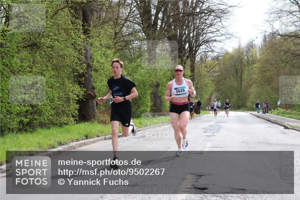 12.04.2026 - 45. Internationalen Wilhelmsburger Insellauf Yannick Fuchs http://msf.ph/oto/9502267 12.04.2026 12:44:44 Laufen 5625 meine-sportfotos.de