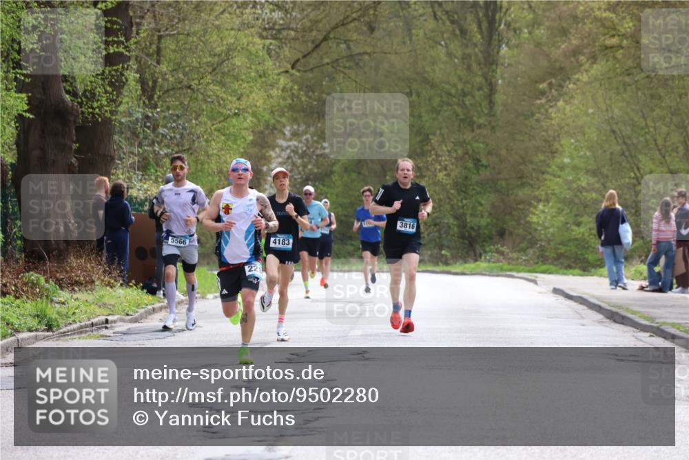 12.04.2026 - 45. Internationalen Wilhelmsburger Insellauf Yannick Fuchs http://msf.ph/oto/9502280 12.04.2026 12:44:47 Laufen 5566, 22, 4183, 3816 meine-sportfotos.de