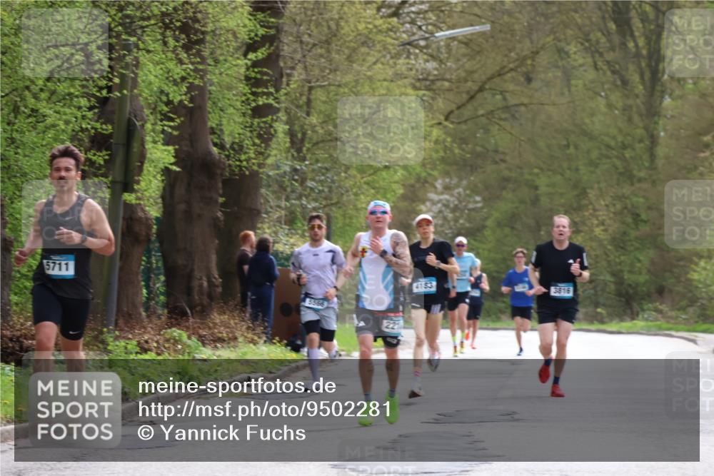 12.04.2026 - 45. Internationalen Wilhelmsburger Insellauf Yannick Fuchs http://msf.ph/oto/9502281 12.04.2026 12:44:47 Laufen 5711, 5566, 2210, 4183, 3816 meine-sportfotos.de
