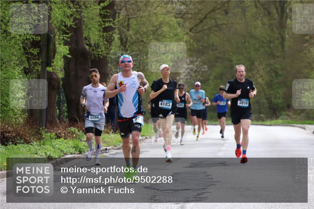 12.04.2026 - 45. Internationalen Wilhelmsburger Insellauf Yannick Fuchs http://msf.ph/oto/9502288 12.04.2026 12:44:49 Laufen 5566, 4183, 1464, 3816 meine-sportfotos.de