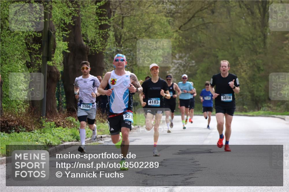 12.04.2026 - 45. Internationalen Wilhelmsburger Insellauf Yannick Fuchs http://msf.ph/oto/9502289 12.04.2026 12:44:49 Laufen 5566, 221, 4183, 6146, 3816 meine-sportfotos.de