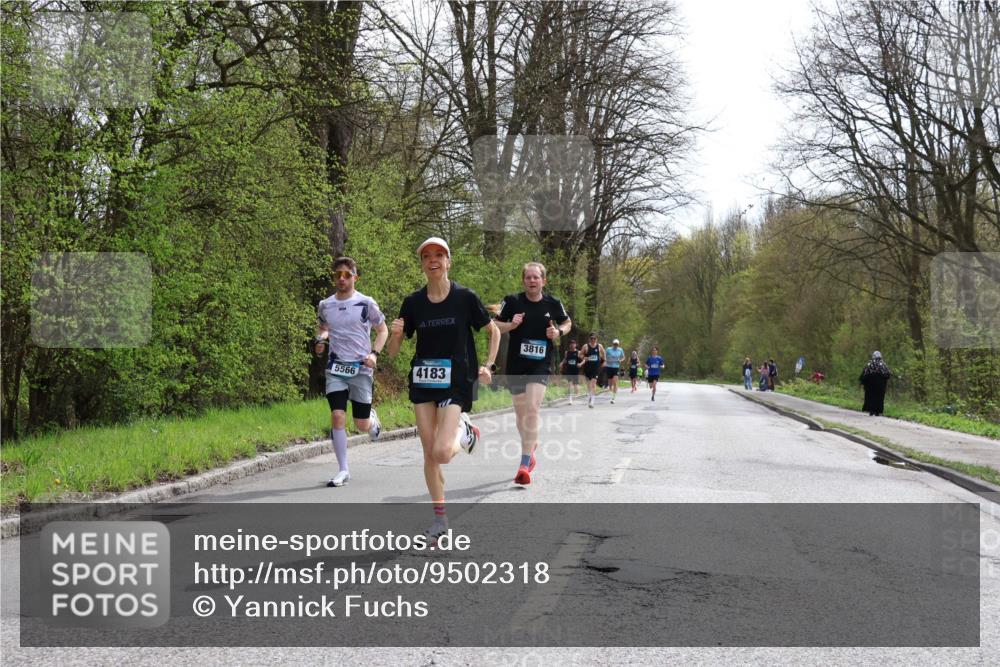 12.04.2026 - 45. Internationalen Wilhelmsburger Insellauf Yannick Fuchs http://msf.ph/oto/9502318 12.04.2026 12:44:55 Laufen 5566, 4183, 3816 meine-sportfotos.de