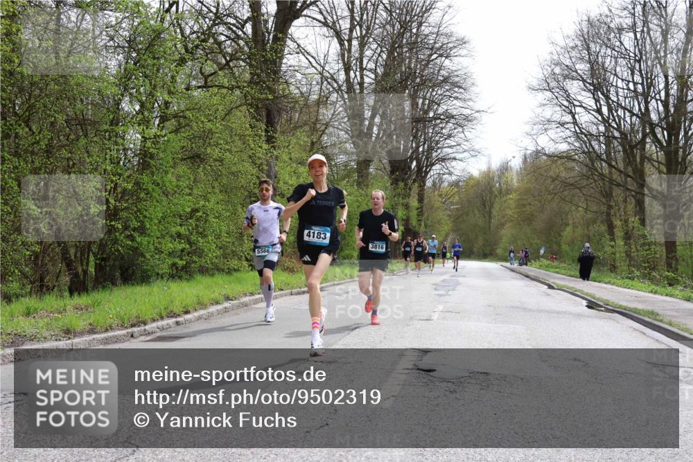 12.04.2026 - 45. Internationalen Wilhelmsburger Insellauf Yannick Fuchs http://msf.ph/oto/9502319 12.04.2026 12:44:55 Laufen 5566, 4183, 3816 meine-sportfotos.de