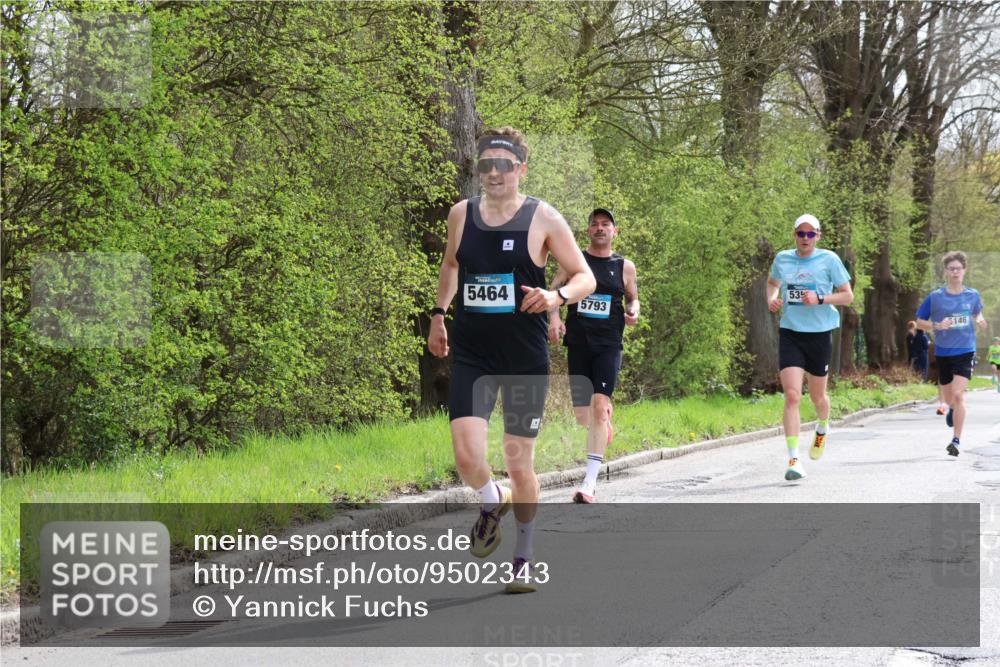 12.04.2026 - 45. Internationalen Wilhelmsburger Insellauf Yannick Fuchs http://msf.ph/oto/9502343 12.04.2026 12:45:01 Laufen 5464, 5793, 535, 5146 meine-sportfotos.de