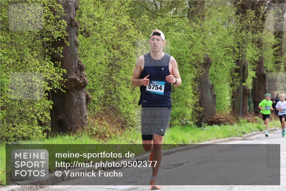 12.04.2026 - 45. Internationalen Wilhelmsburger Insellauf Yannick Fuchs http://msf.ph/oto/9502377 12.04.2026 12:45:08 Laufen 5754 meine-sportfotos.de