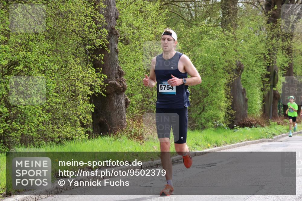 12.04.2026 - 45. Internationalen Wilhelmsburger Insellauf Yannick Fuchs http://msf.ph/oto/9502379 12.04.2026 12:45:08 Laufen 5754 meine-sportfotos.de