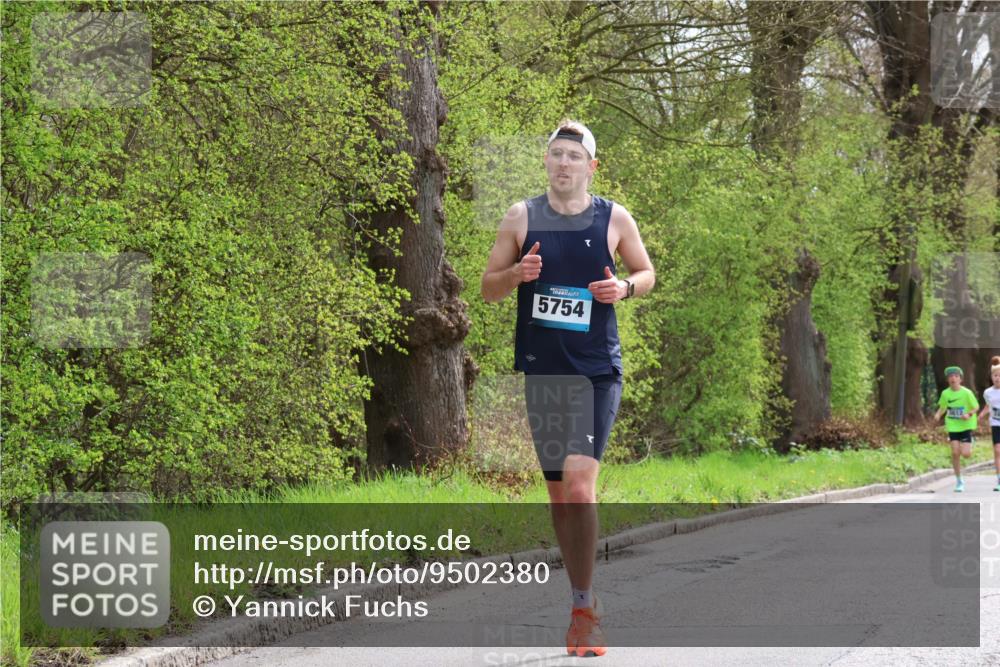 12.04.2026 - 45. Internationalen Wilhelmsburger Insellauf Yannick Fuchs http://msf.ph/oto/9502380 12.04.2026 12:45:09 Laufen 5754, 3612 meine-sportfotos.de