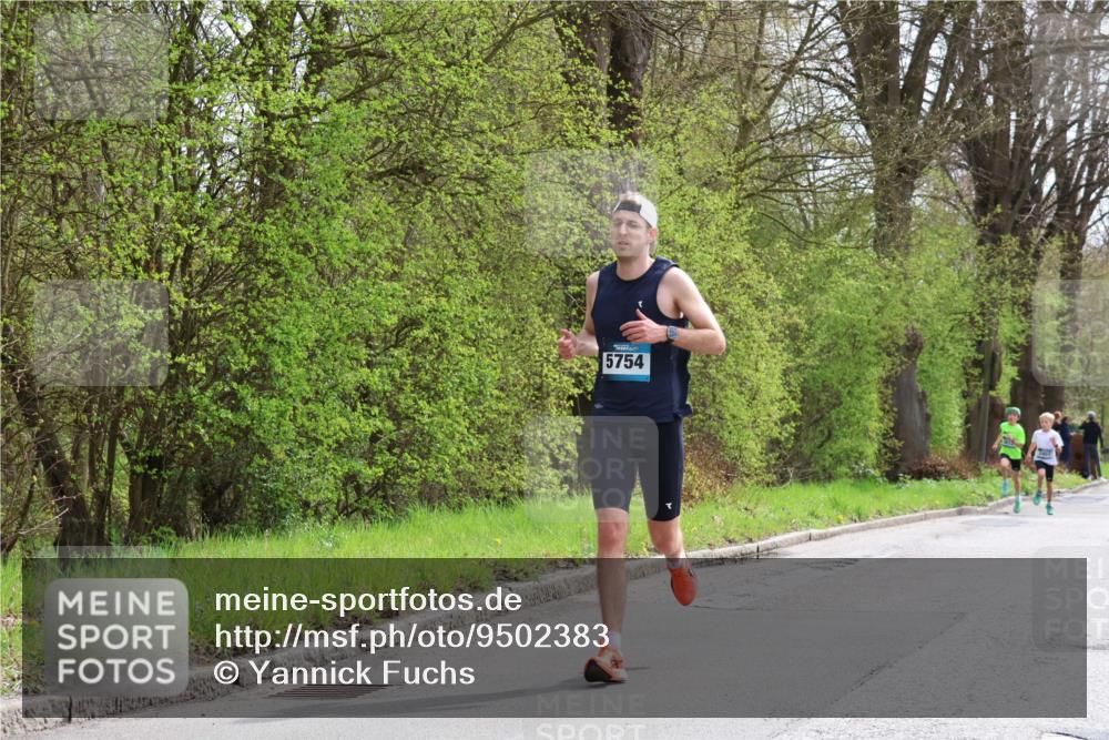 12.04.2026 - 45. Internationalen Wilhelmsburger Insellauf Yannick Fuchs http://msf.ph/oto/9502383 12.04.2026 12:45:09 Laufen 5754 meine-sportfotos.de