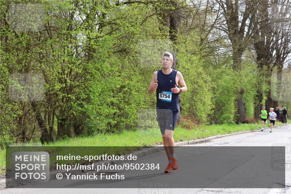 12.04.2026 - 45. Internationalen Wilhelmsburger Insellauf Yannick Fuchs http://msf.ph/oto/9502384 12.04.2026 12:45:09 Laufen 5754 meine-sportfotos.de