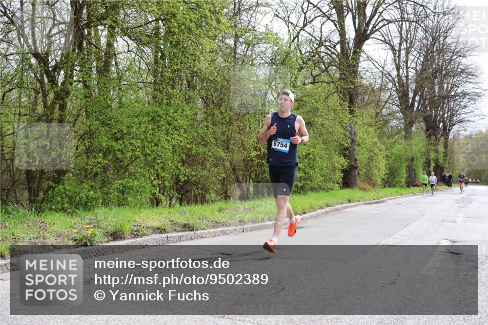 12.04.2026 - 45. Internationalen Wilhelmsburger Insellauf Yannick Fuchs http://msf.ph/oto/9502389 12.04.2026 12:45:10 Laufen 5754 meine-sportfotos.de