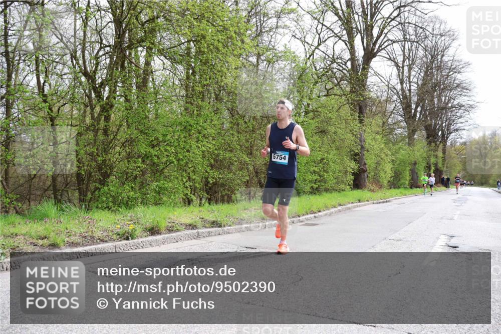 12.04.2026 - 45. Internationalen Wilhelmsburger Insellauf Yannick Fuchs http://msf.ph/oto/9502390 12.04.2026 12:45:10 Laufen 5754 meine-sportfotos.de