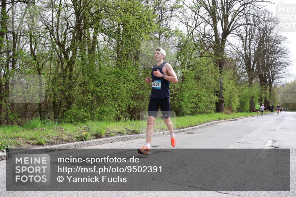 12.04.2026 - 45. Internationalen Wilhelmsburger Insellauf Yannick Fuchs http://msf.ph/oto/9502391 12.04.2026 12:45:10 Laufen 5754 meine-sportfotos.de
