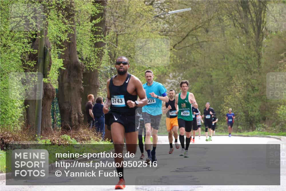 12.04.2026 - 45. Internationalen Wilhelmsburger Insellauf Yannick Fuchs http://msf.ph/oto/9502516 12.04.2026 12:45:48 Laufen 5743, 1472, 04, 5411, 3000 meine-sportfotos.de
