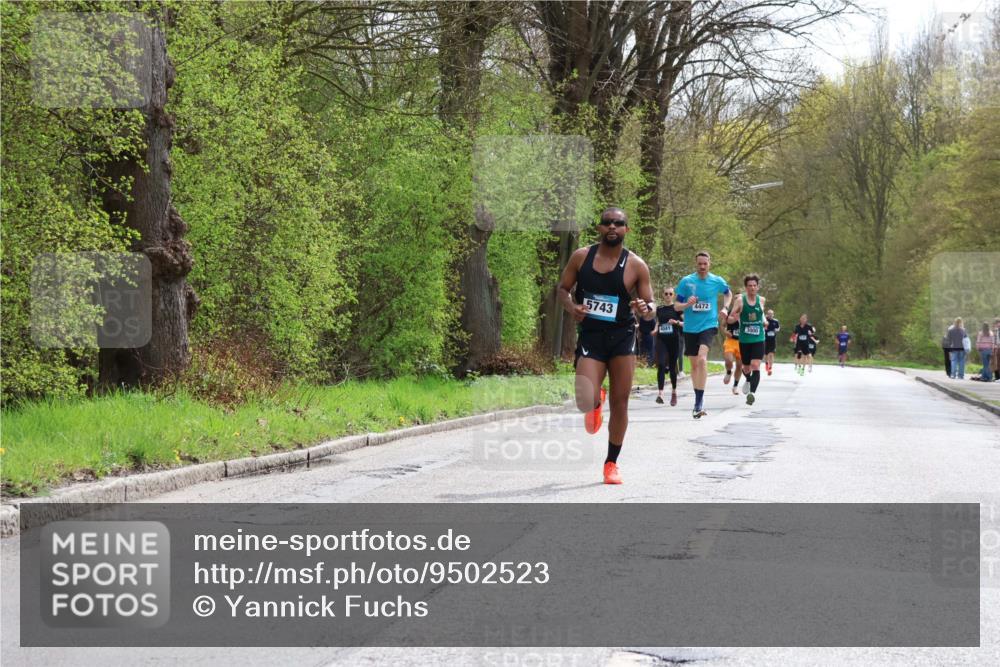 12.04.2026 - 45. Internationalen Wilhelmsburger Insellauf Yannick Fuchs http://msf.ph/oto/9502523 12.04.2026 12:45:50 Laufen 5743, 4041, 4472, 3000 meine-sportfotos.de