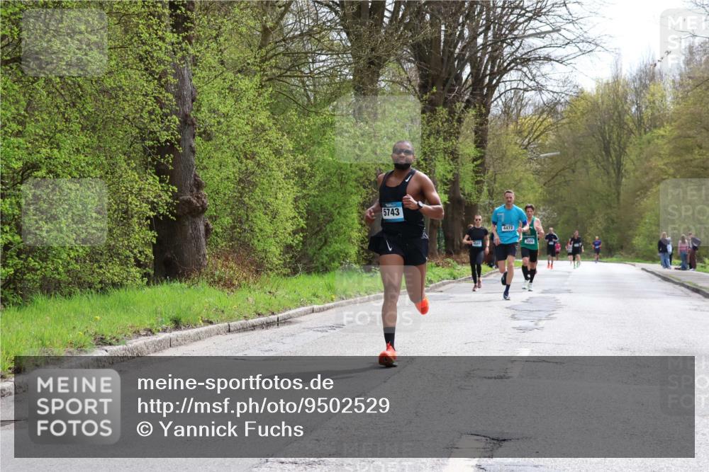 12.04.2026 - 45. Internationalen Wilhelmsburger Insellauf Yannick Fuchs http://msf.ph/oto/9502529 12.04.2026 12:45:51 Laufen 5743, 4041, 4472 meine-sportfotos.de