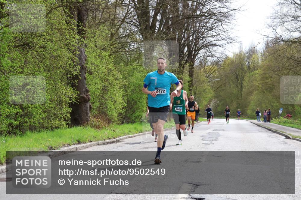 12.04.2026 - 45. Internationalen Wilhelmsburger Insellauf Yannick Fuchs http://msf.ph/oto/9502549 12.04.2026 12:45:55 Laufen 4472, 3000, 5411 meine-sportfotos.de