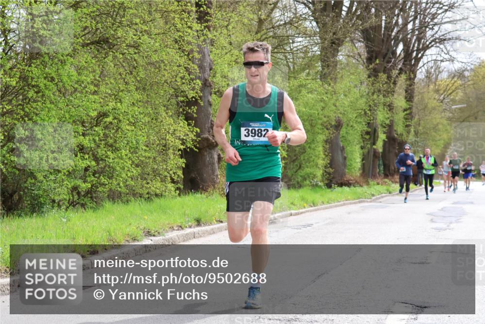 12.04.2026 - 45. Internationalen Wilhelmsburger Insellauf Yannick Fuchs http://msf.ph/oto/9502688 12.04.2026 12:46:29 Laufen 3982 meine-sportfotos.de