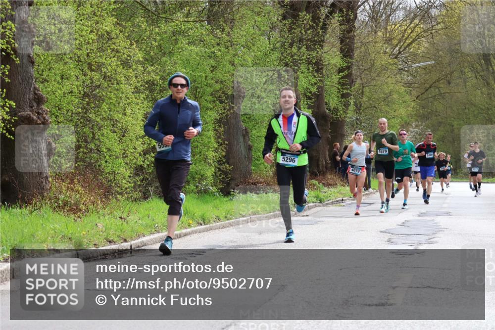 12.04.2026 - 45. Internationalen Wilhelmsburger Insellauf Yannick Fuchs http://msf.ph/oto/9502707 12.04.2026 12:46:33 Laufen 5296, 4079, 4678, 2017 meine-sportfotos.de