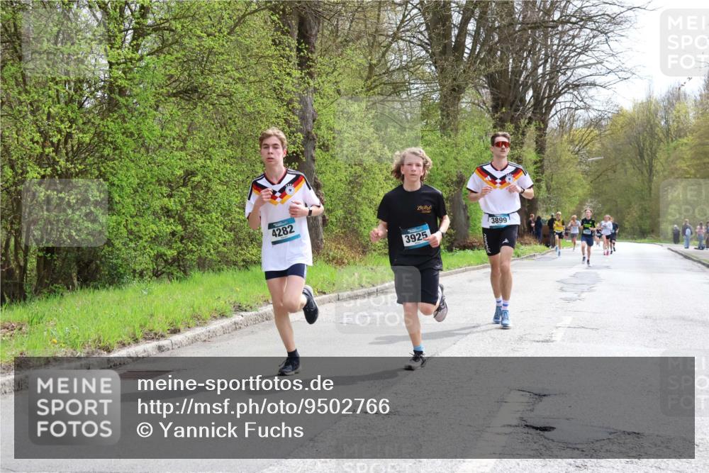 12.04.2026 - 45. Internationalen Wilhelmsburger Insellauf Yannick Fuchs http://msf.ph/oto/9502766 12.04.2026 12:46:48 Laufen 4282, 3899, 3925 meine-sportfotos.de